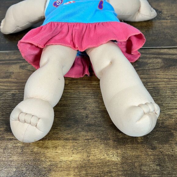 2014 OAA CABBAGE PATCH DOLL SILK HAIR BLUE EYES BROWN Curly HAIR - Picture 10 of 15